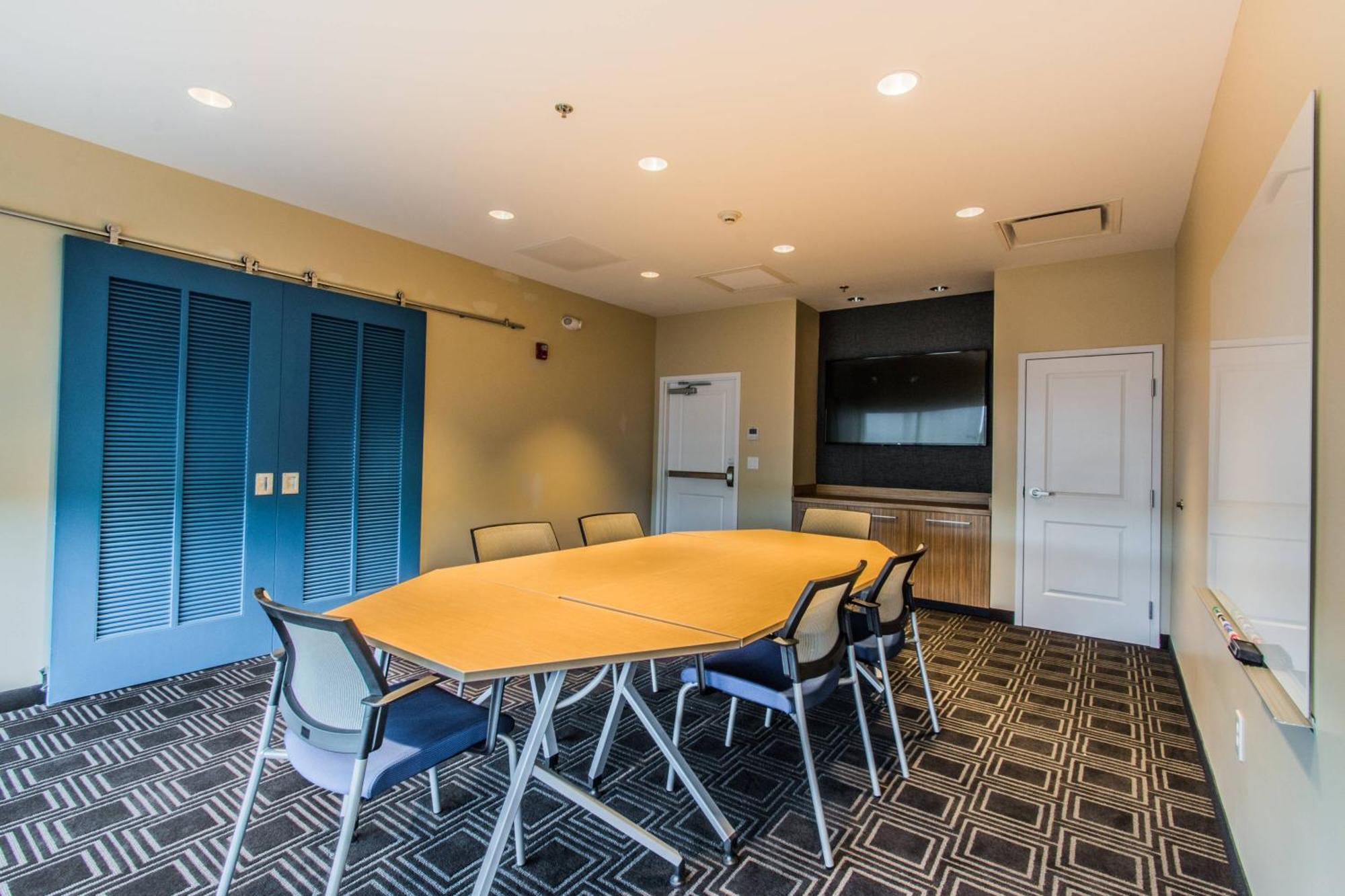 Towneplace Suites By Marriott Evansville Newburgh Exterior photo