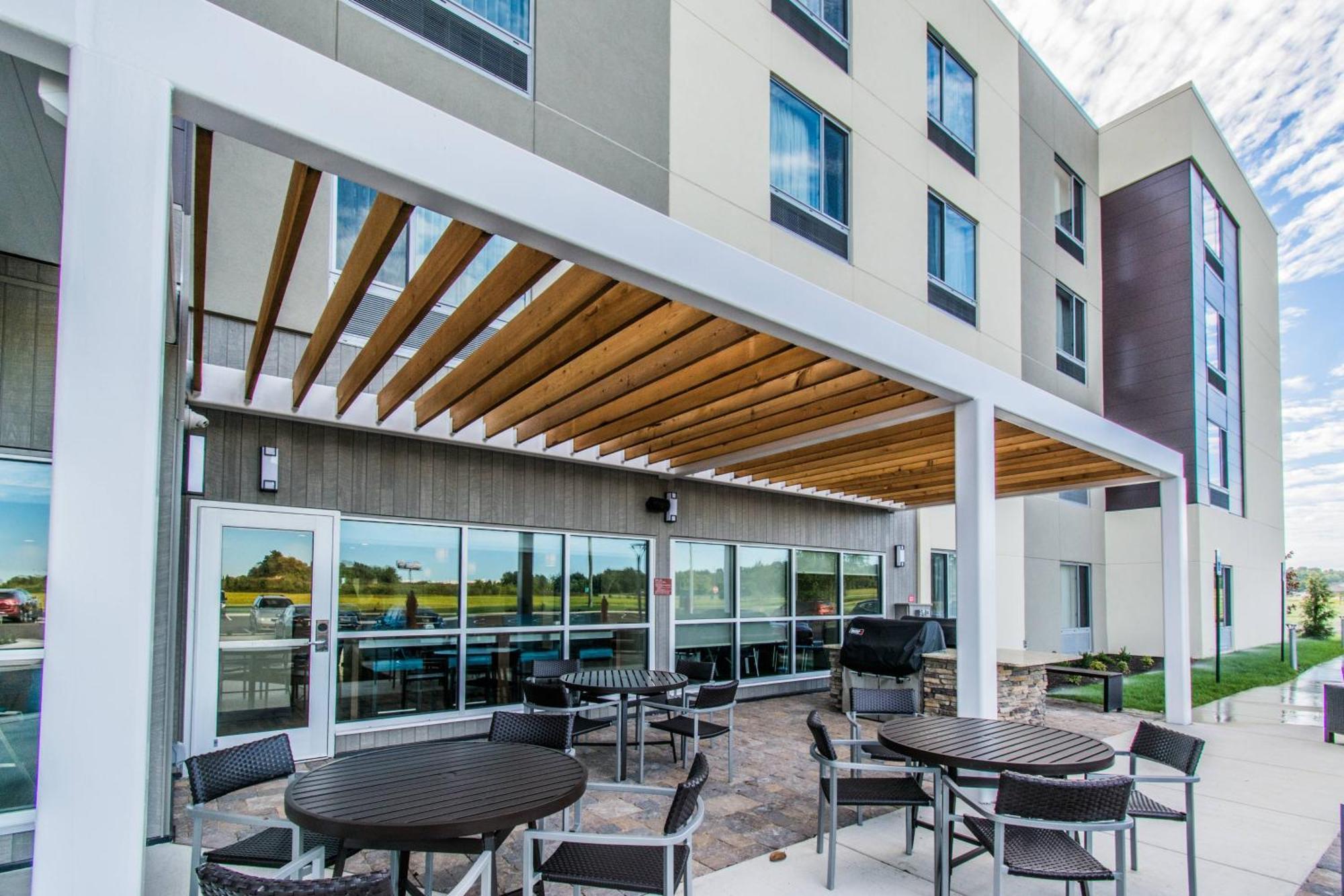 Towneplace Suites By Marriott Evansville Newburgh Exterior photo